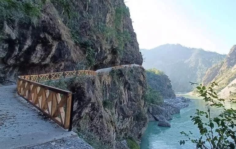 Vibes on Two Wheels: Rishikesh Edition